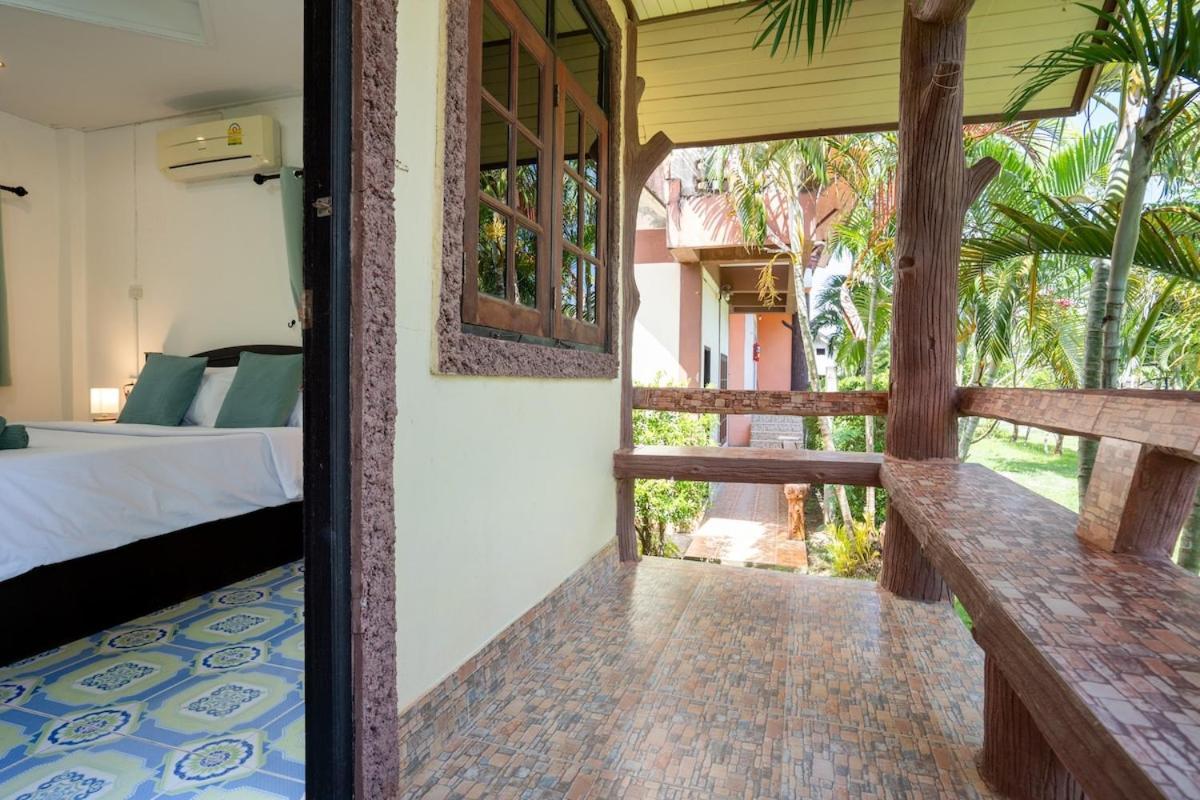 Lanta School Beach Resort Ko Lanta Exterior foto
